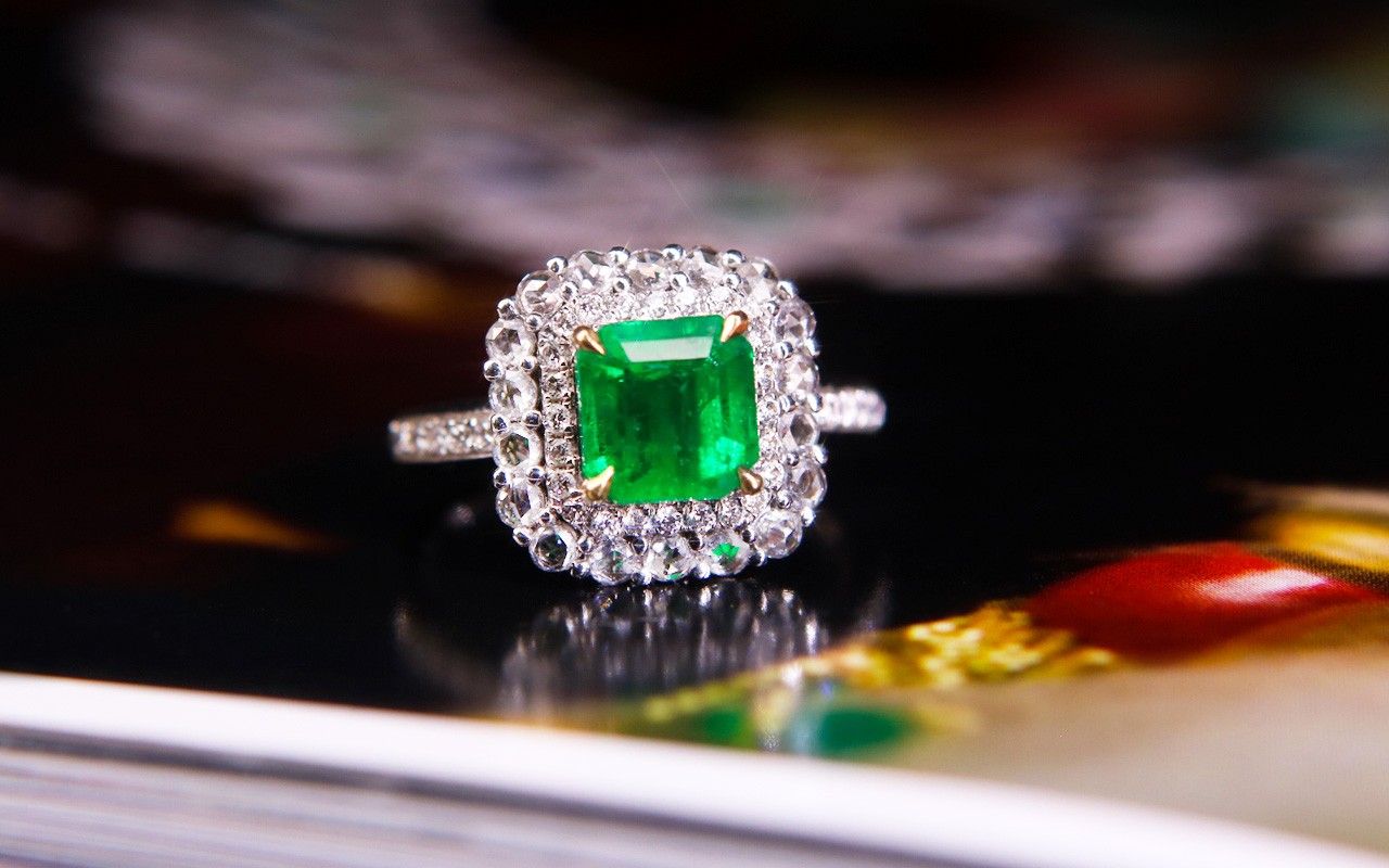 哥伦比亚天然木佐祖母绿戒指Z1112